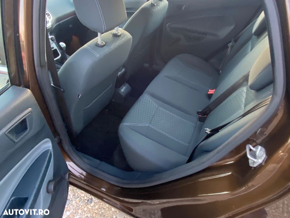 Ford Fiesta 1.25i Titanium - 11