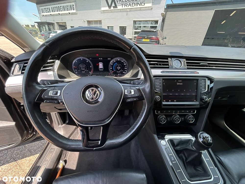 Volkswagen Passat - 10