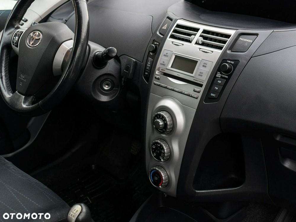 Toyota Yaris 1.3 Blue - 16