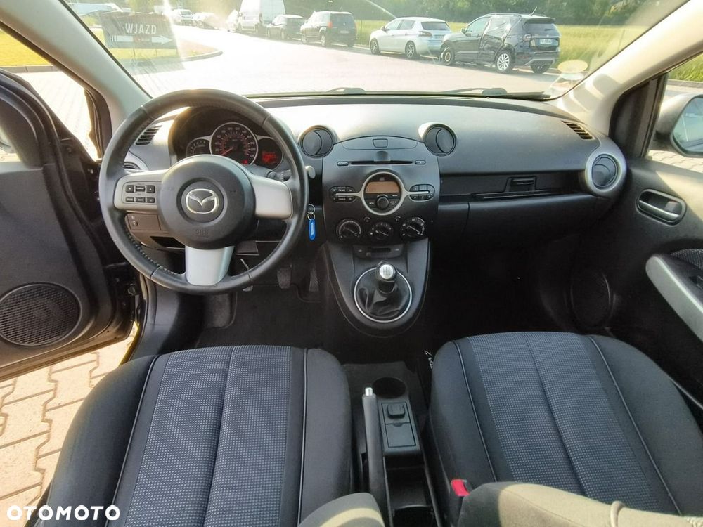 Mazda 2 - 10