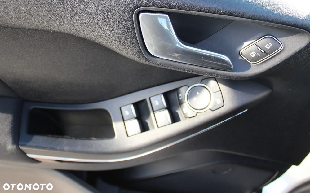 Ford Fiesta 1.0 EcoBoost S&S ST-LINE - 17