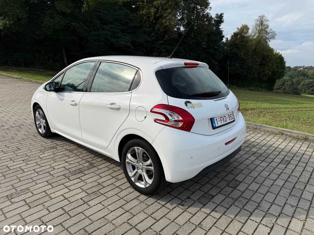 Peugeot 208 120 VTI Automatik Allure - 8