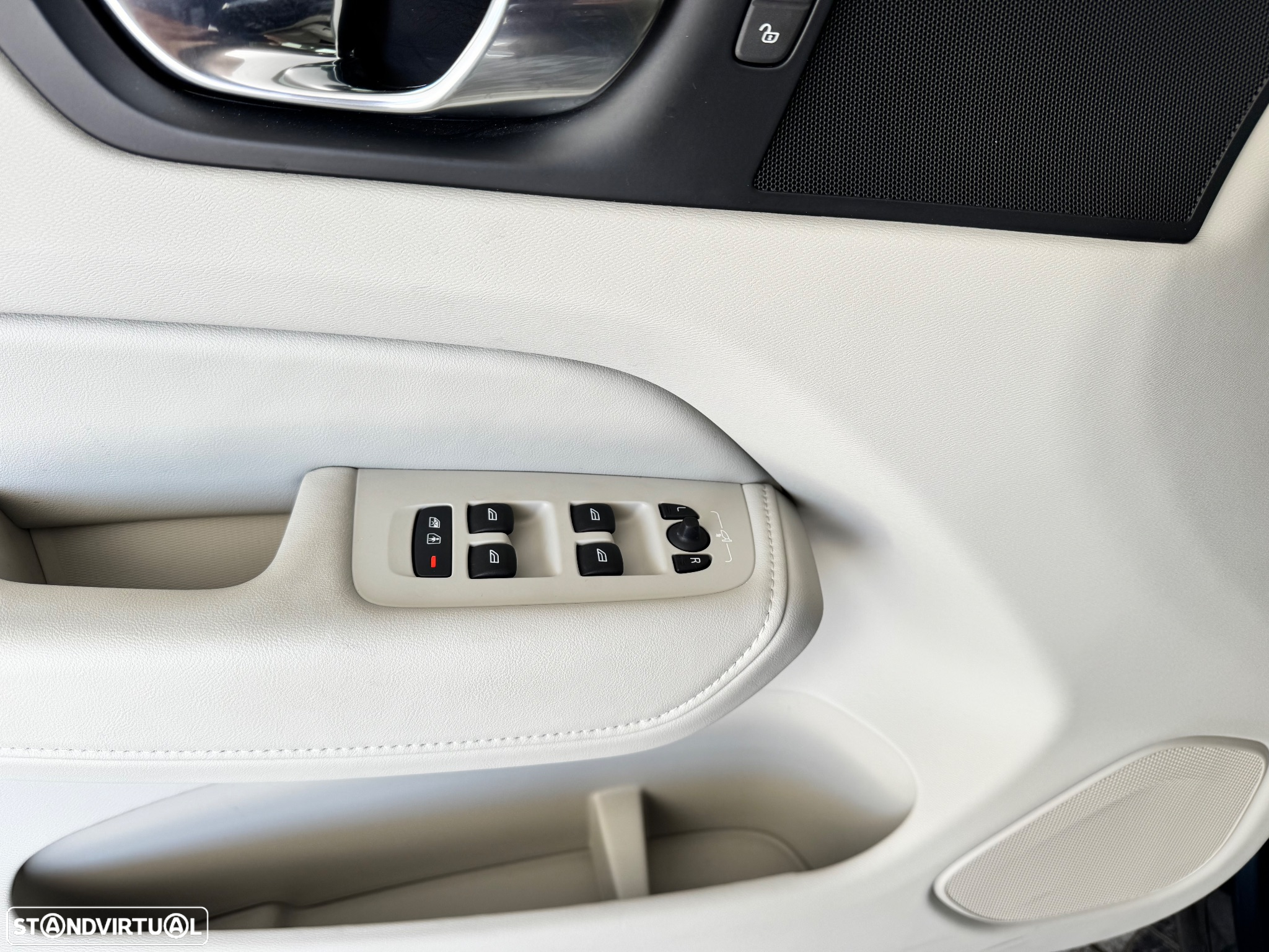 Volvo XC 60 2.0 T6 PHEV Core AWD - 14