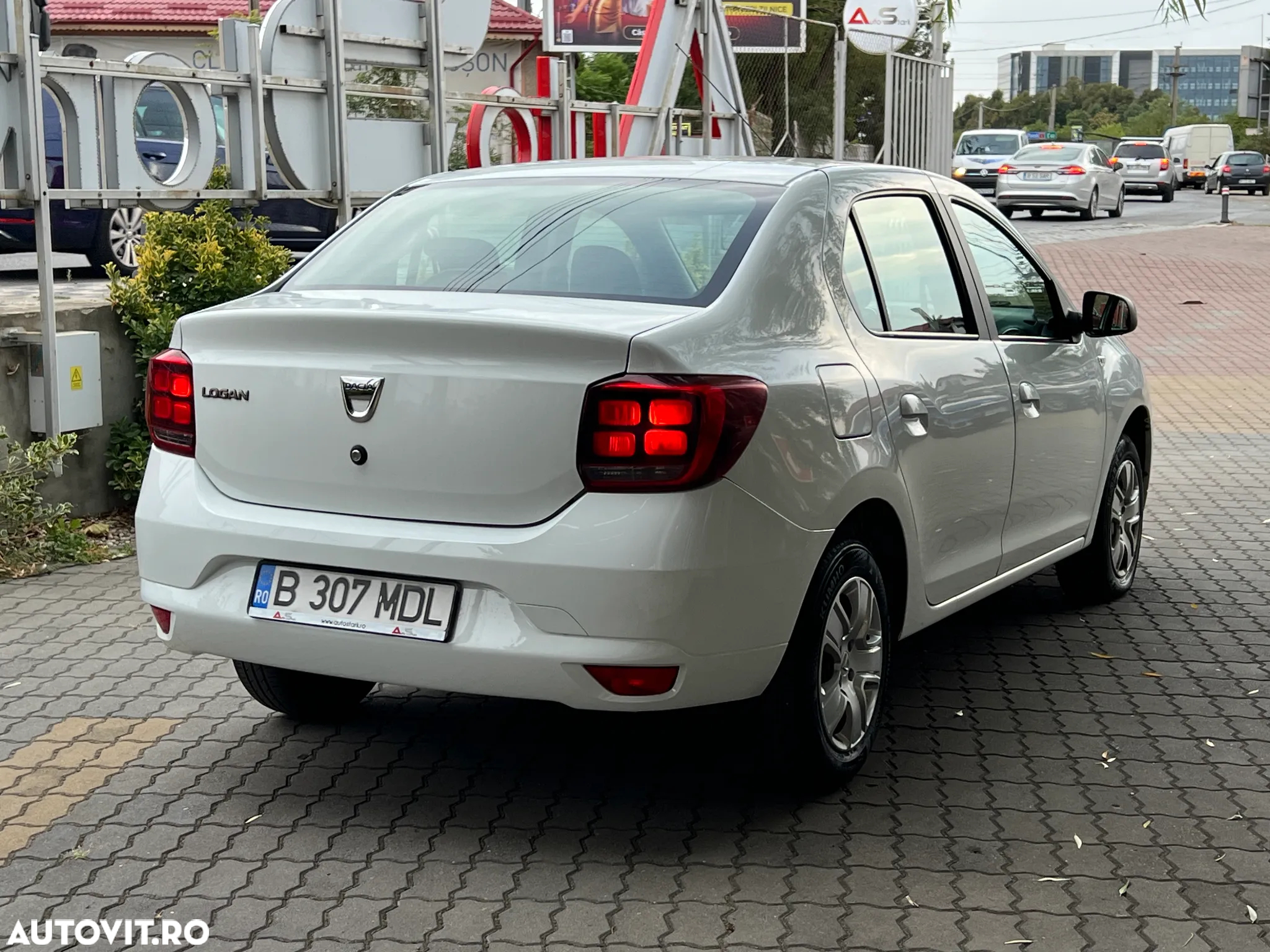 Dacia Logan 1.0 SCe Ambiance - 7