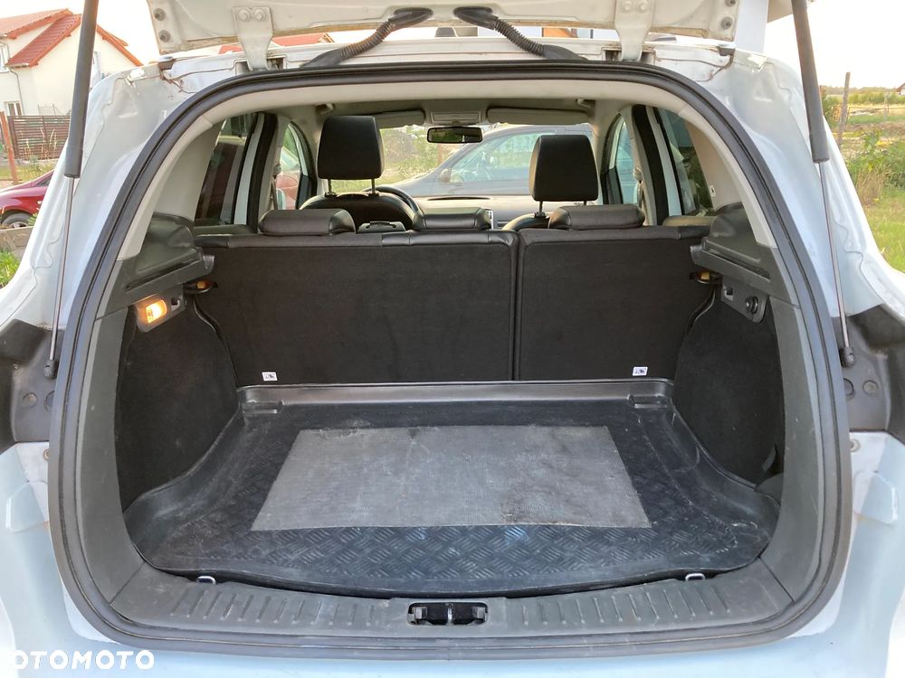 Ford Kuga 2.0 TDCi 4x4 Titanium - 9