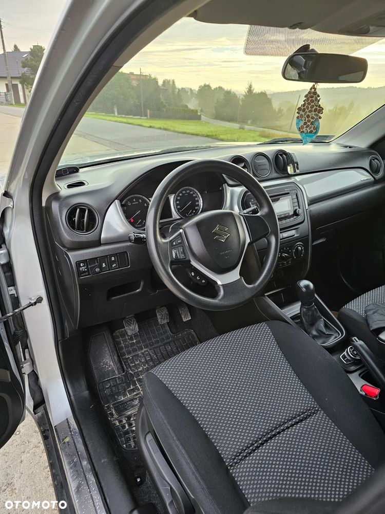 Suzuki Vitara 1.6 Comfort 4WD - 13