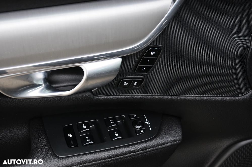 Volvo S90 T8 Twin Engine AWD Geartronic Momentum - 10
