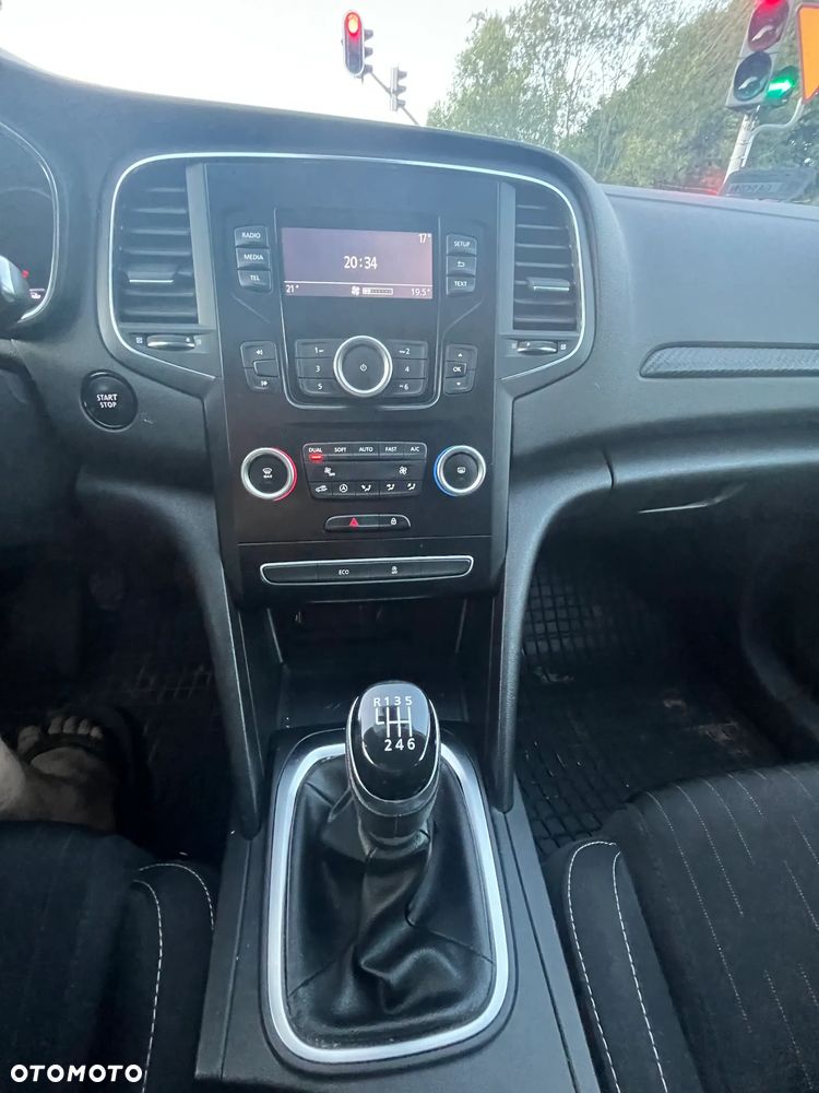 Renault Megane 1.3 TCe FAP Limited - 10