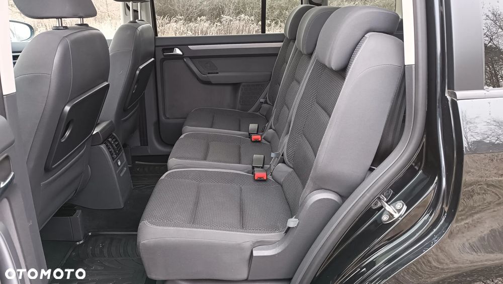 Volkswagen Touran - 13