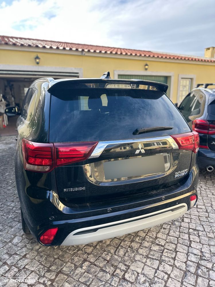 Mitsubishi Outlander 2.4 PHEV Intense - 11