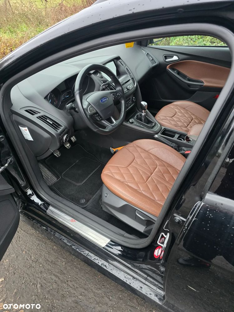 Ford Focus 1.0 EcoBoost Start-Stopp-System ST-LINE - 11