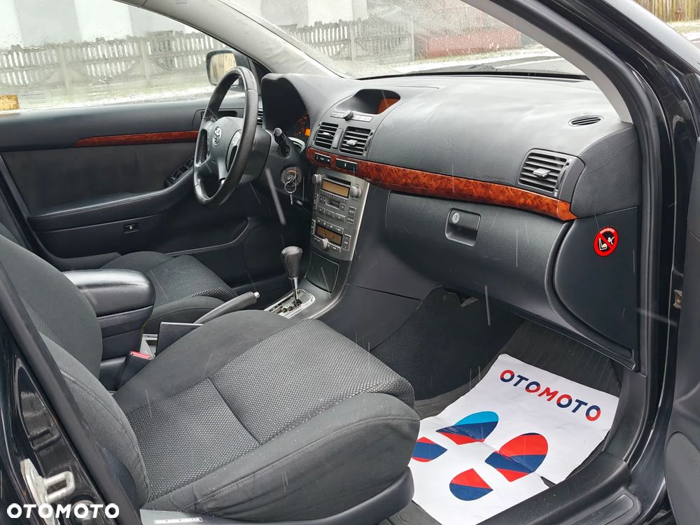 Toyota Avensis 2.0 VVT-i Automatik Executive - 7