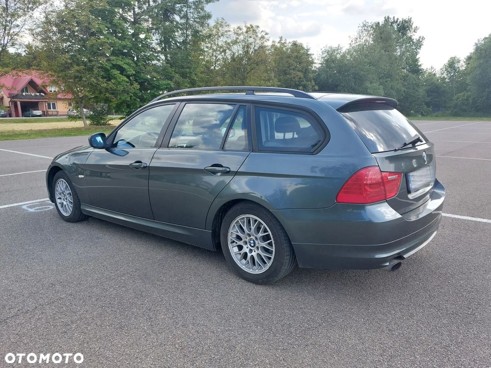 BMW Seria 3 318i - 5