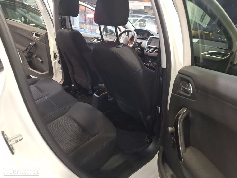 Peugeot 208 1.2 VTi SE Style - 14