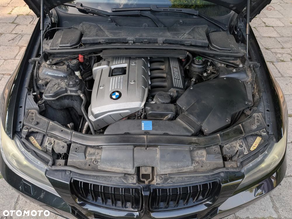 BMW Seria 3 325i - 16