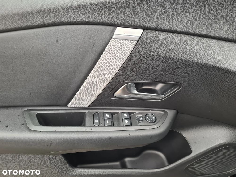 Citroën C4 1.2 PureTech Max S&S EAT8 - 11