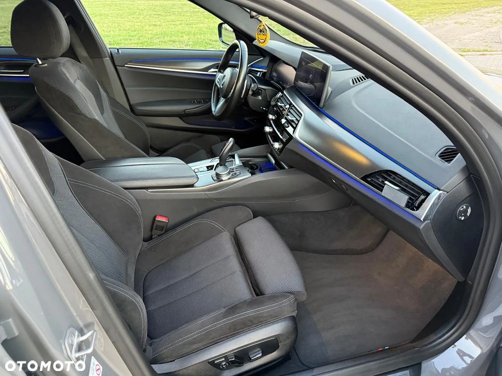 BMW Seria 5 520d M Sport Edition - 13