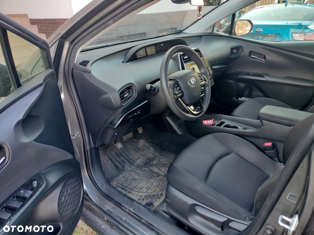 Toyota Prius Hybrid - 6
