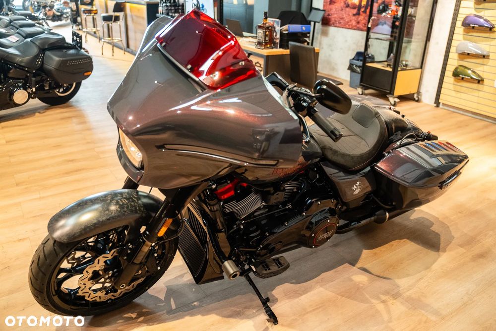 Harley-Davidson CVO Street Glide - 6