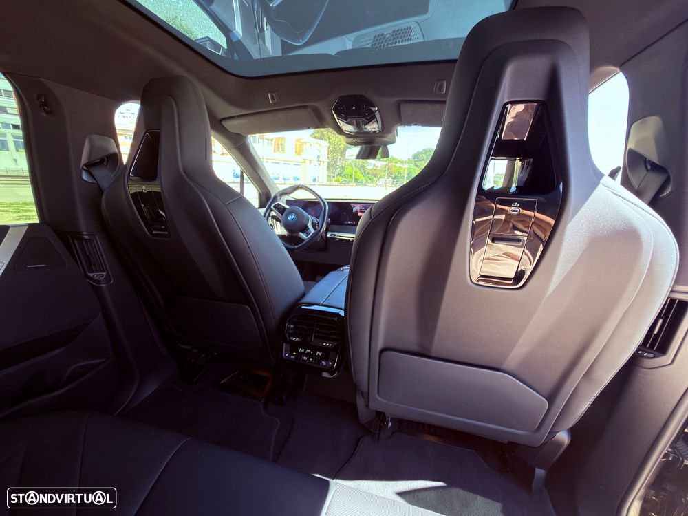 BMW iX xDrive 50 Pack Desportivo — fotografia 30