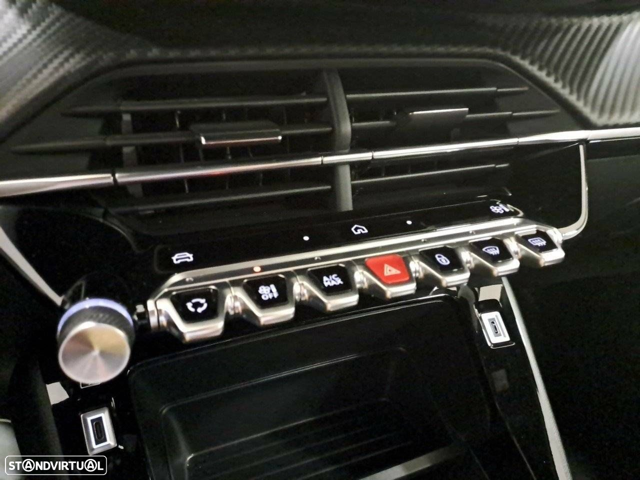 Peugeot e-2008 54 kWh Active - 22