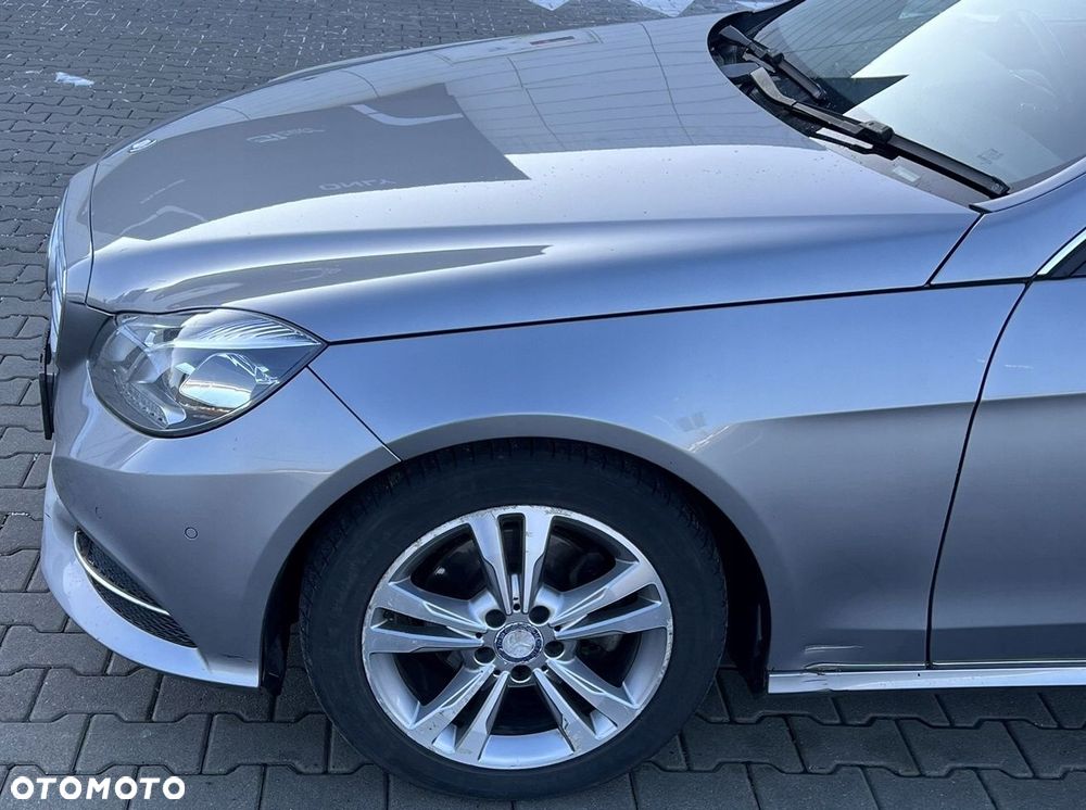 Błotnik przód przedni lewy oryginał Mercedes W212 Kombi Lift Kolor 792 - 1