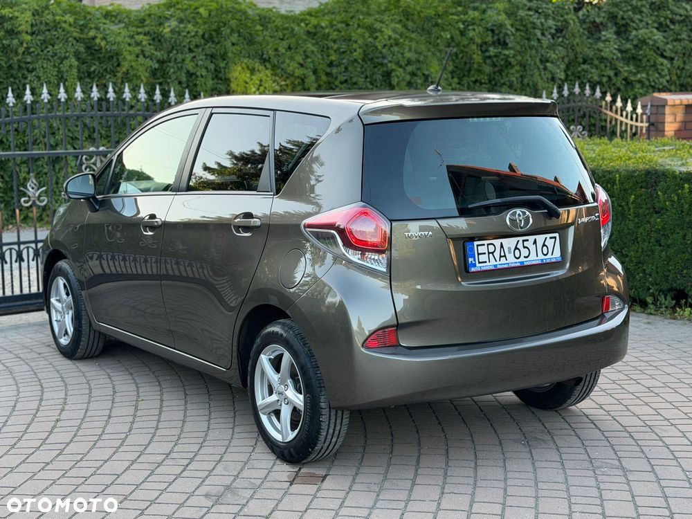 Toyota Verso S 1.33 Premium - 4