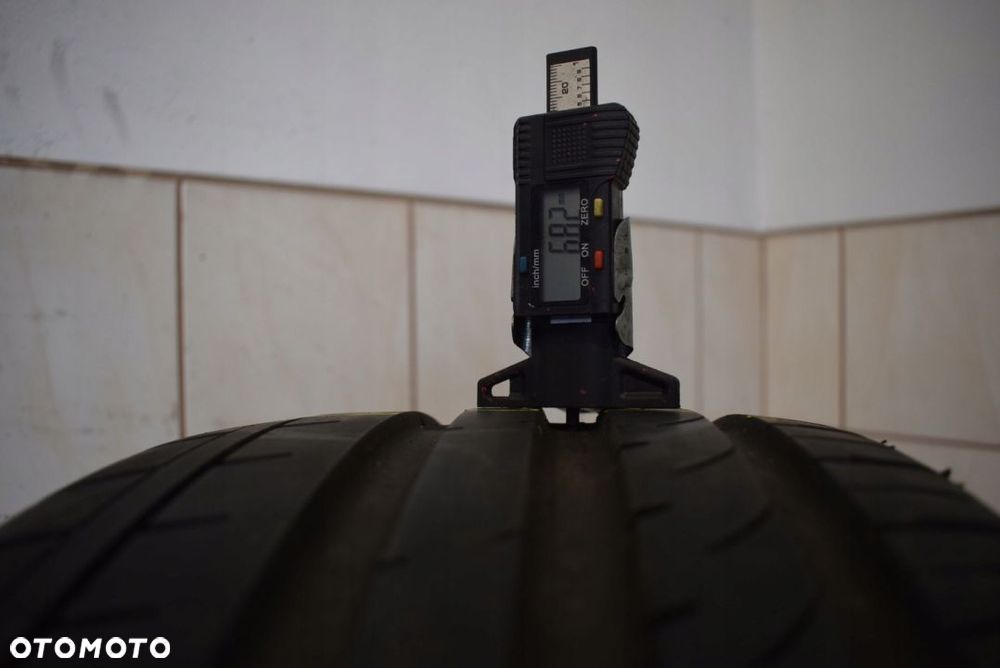 ZR18 225/35 87Y Kumho Azenis FK453 - 4