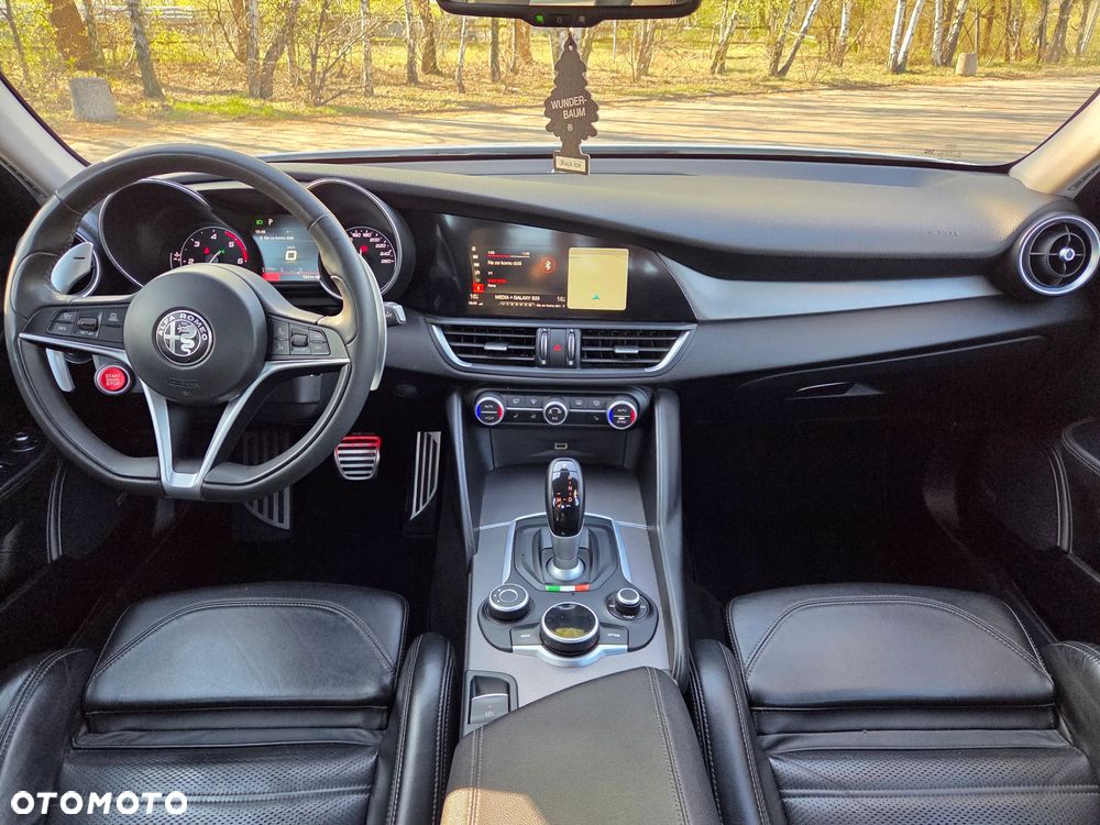Alfa Romeo Giulia 2.2 AT8-Q4 Veloce - 28