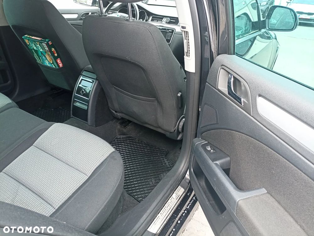 Skoda Superb 2.0 TSI Ambition DSG - 7
