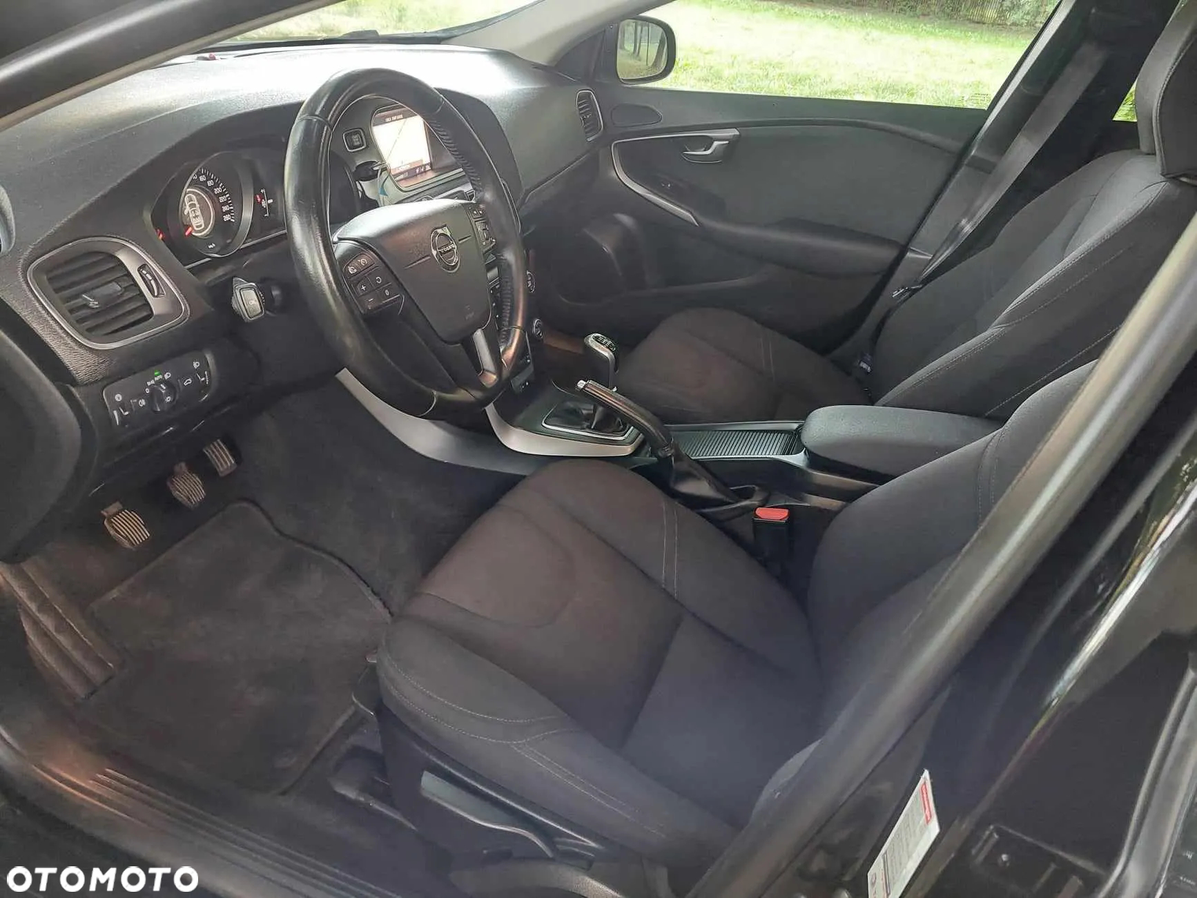 Volvo V40 D2 - 10