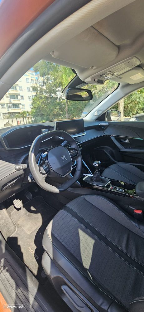 Peugeot 2008 1.2 PureTech Allure Pack - 3