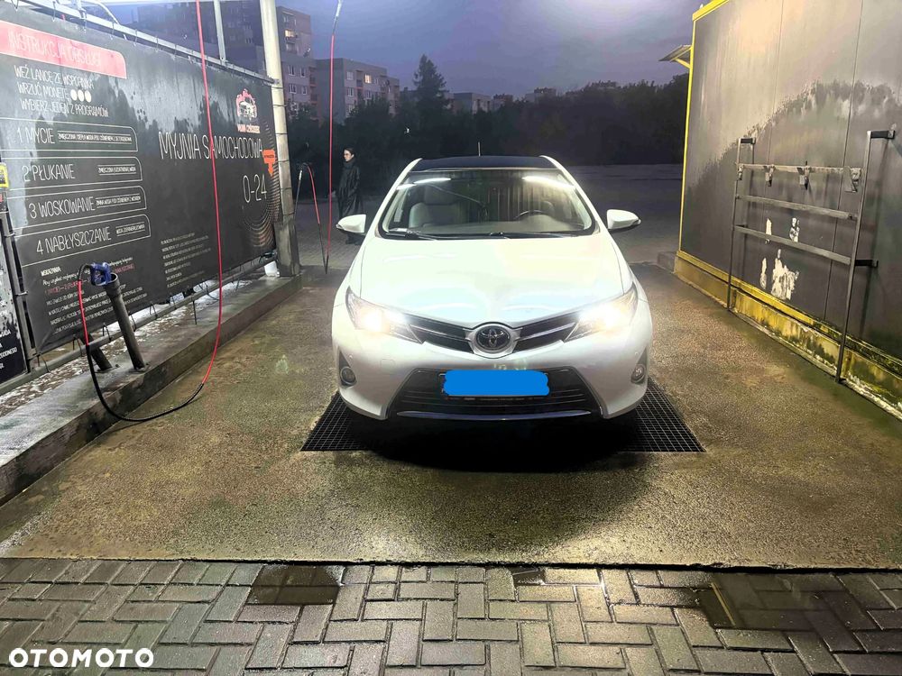 Toyota Auris 1.8 Hybrid Executive - 7