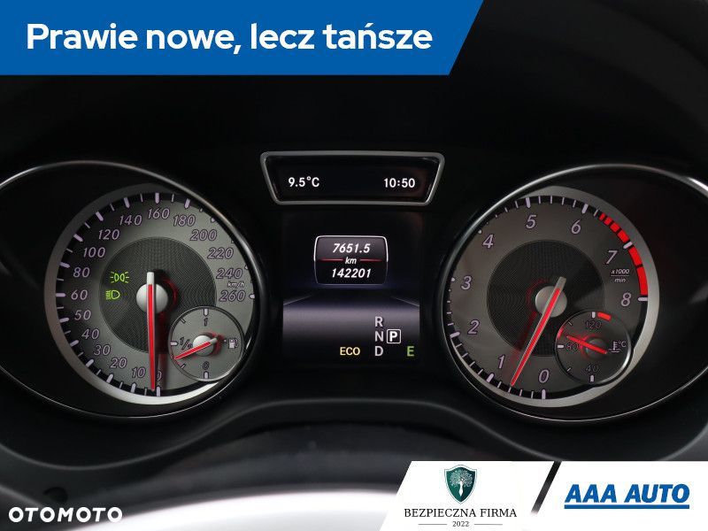 Mercedes-Benz GLA - 12