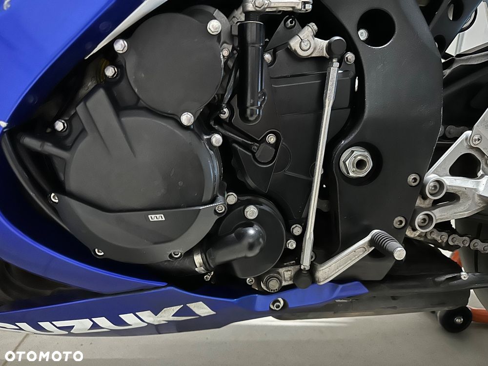 Suzuki GSX-R - 10
