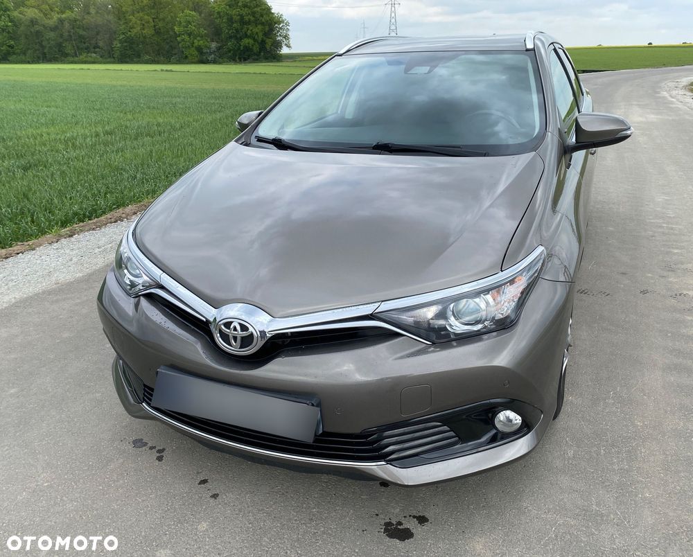 Toyota Auris 1.6 Premium - 16