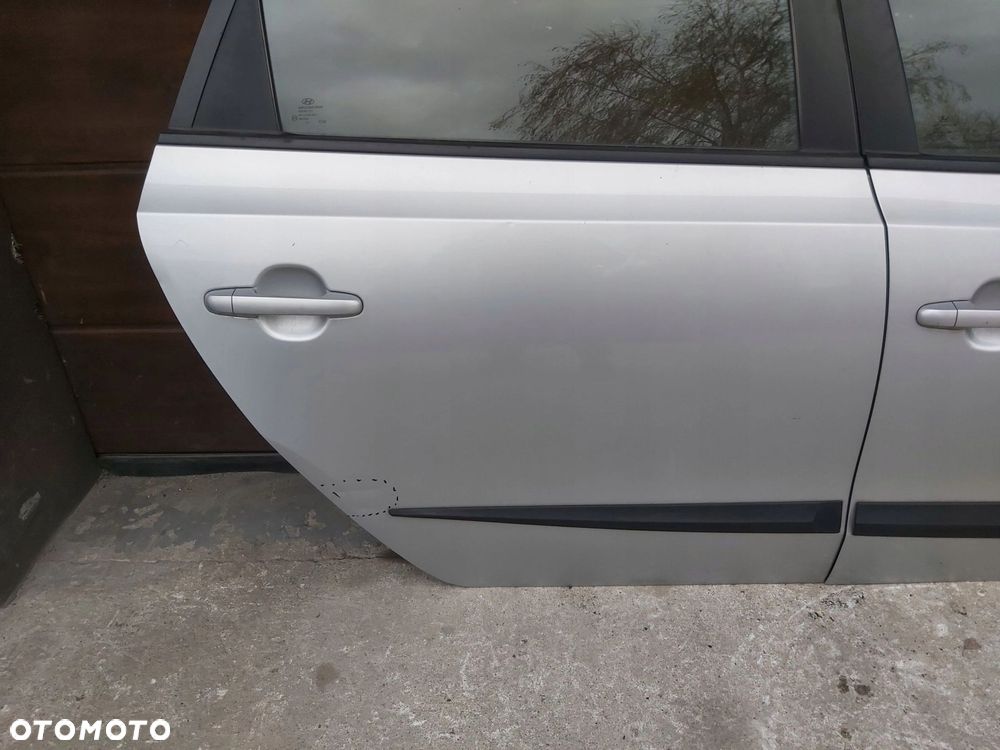 HYUNDAI i30 I Kombi drzwi prawy tył prawe tylne KOMBI 2R - 1