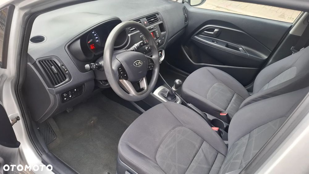 Kia Rio 1.2 Dream Team Edition - 12