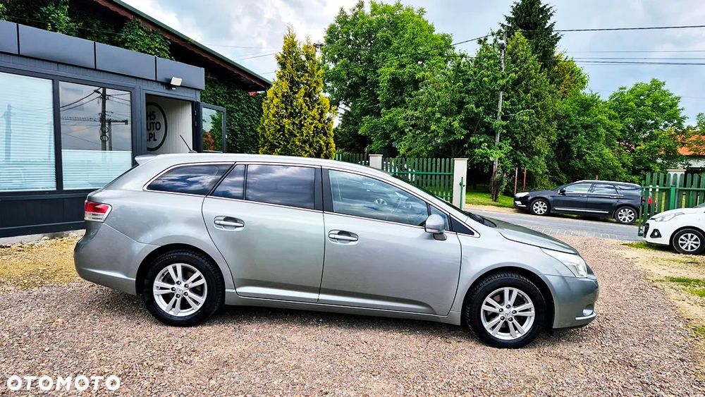 Toyota Avensis 2.0 Sol plus NAVI - 10