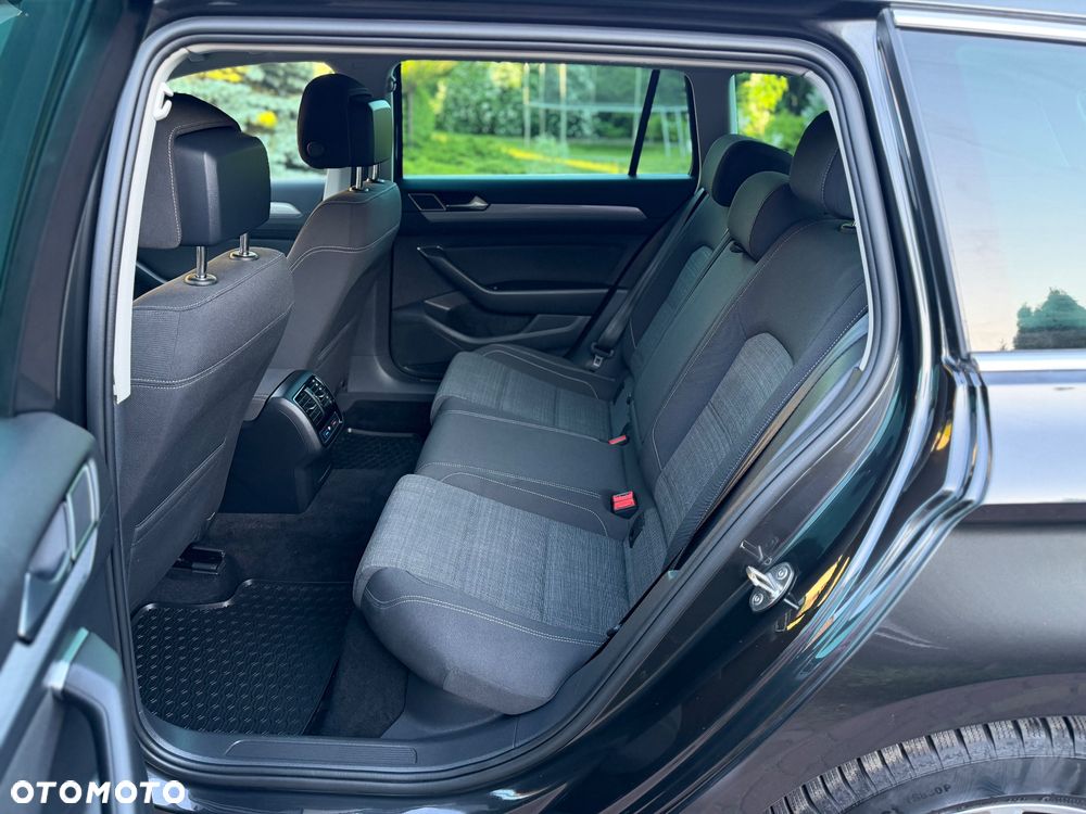 Volkswagen Passat 2.0 TDI SCR DSG Business - 15