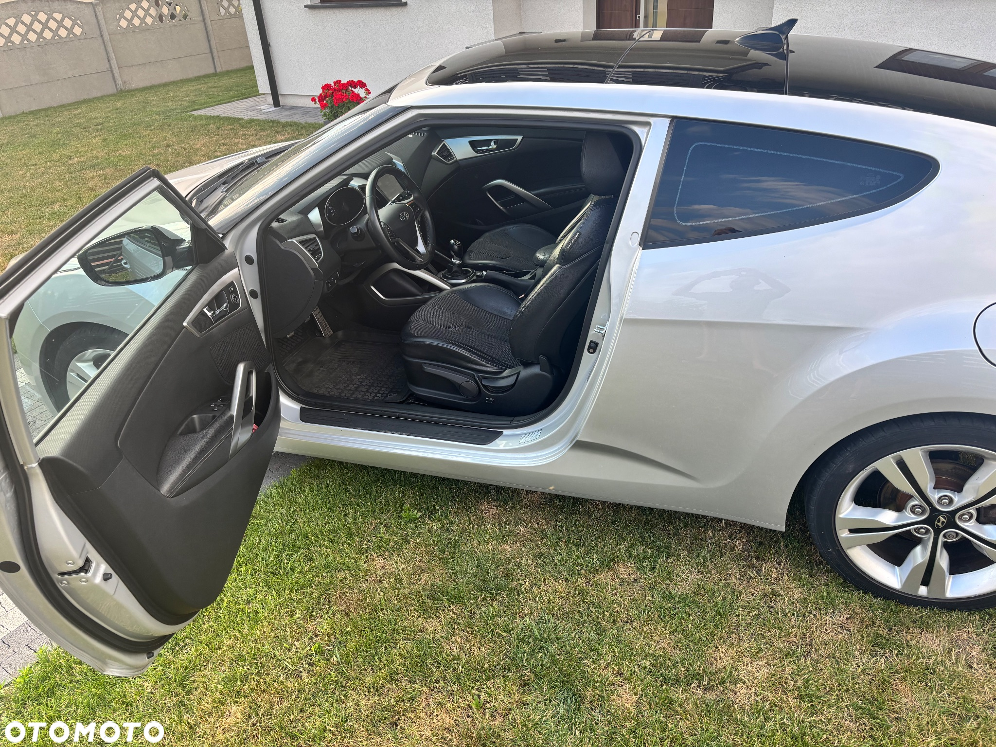 Hyundai Veloster - 12