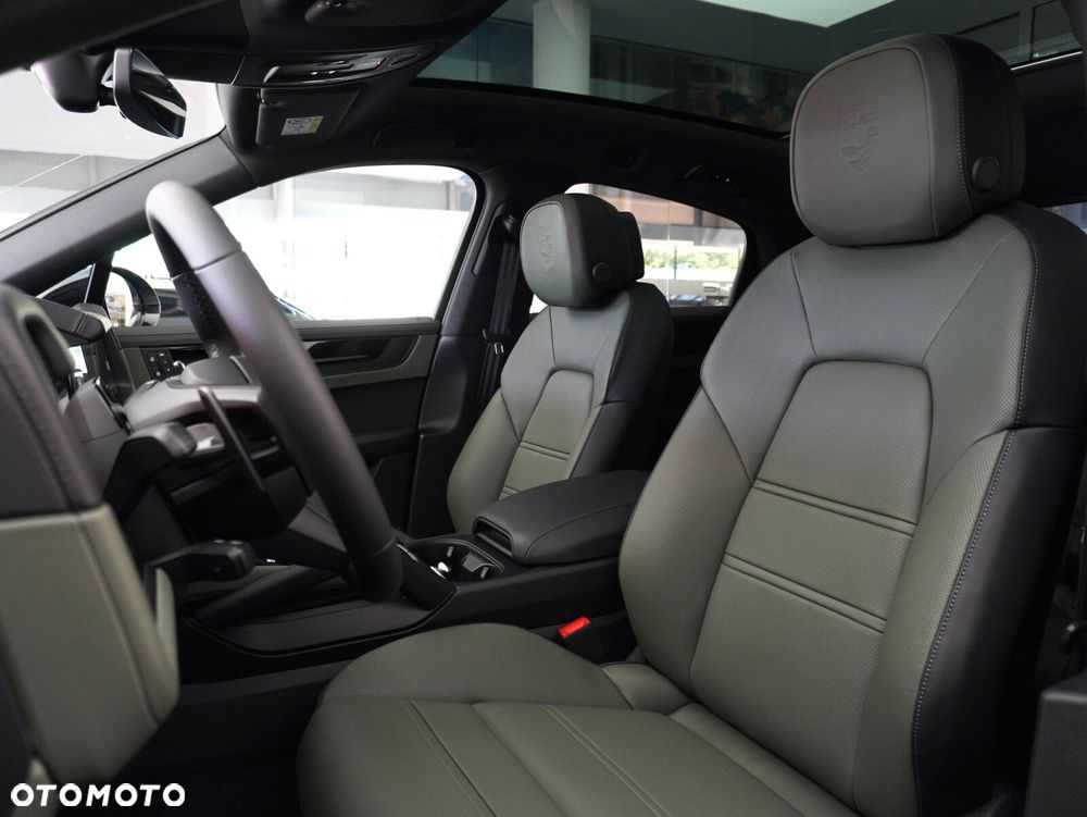 Porsche Cayenne E-Hybrid PHEV Black Edition - 31