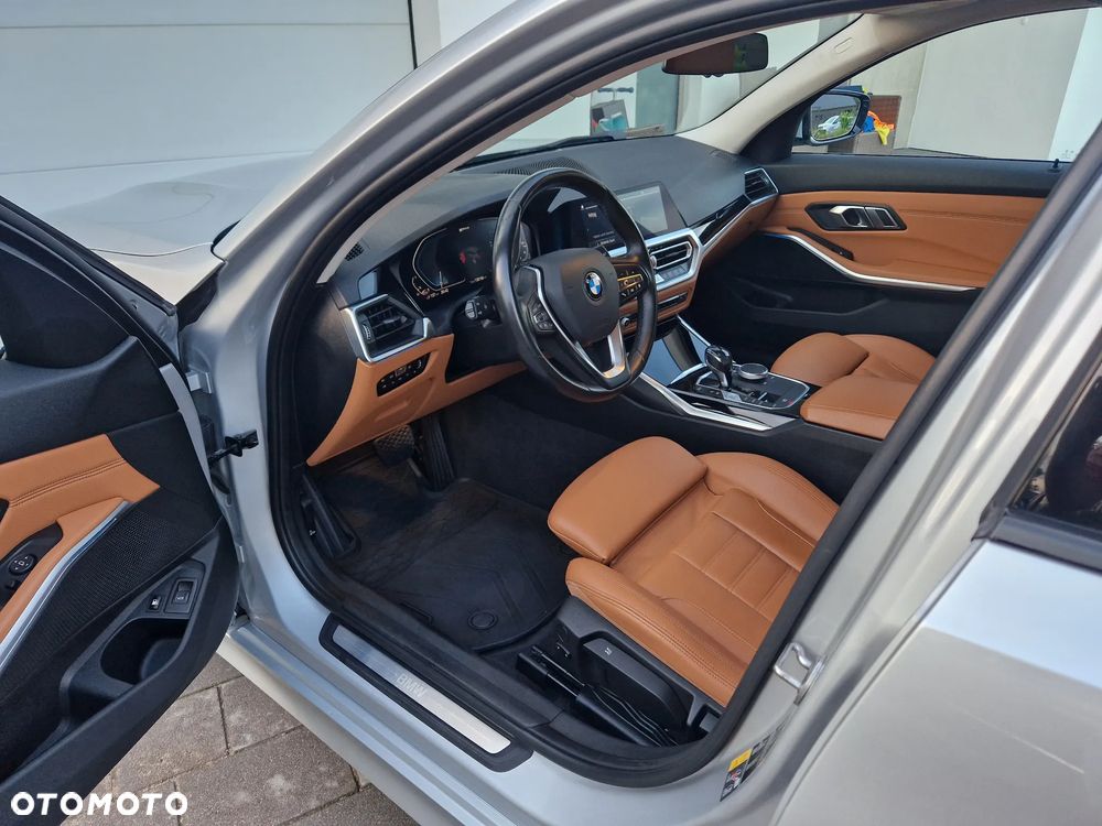 BMW Seria 3 330e xDrive - 18
