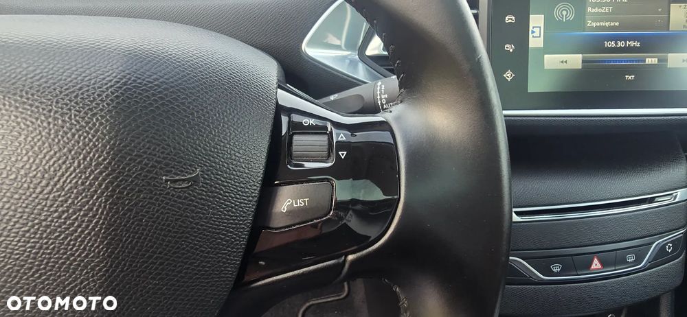 Peugeot 308 1.6 BlueHDi Allure S&S - 19