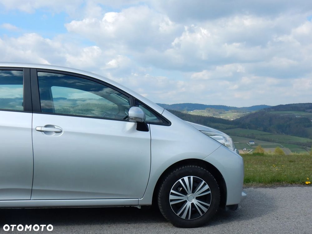 Subaru Trezia - 14