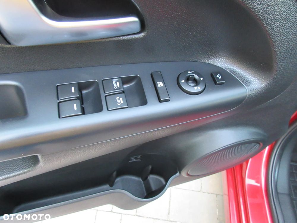 Kia Venga 1.6 CVVT Platinum Edition - 9