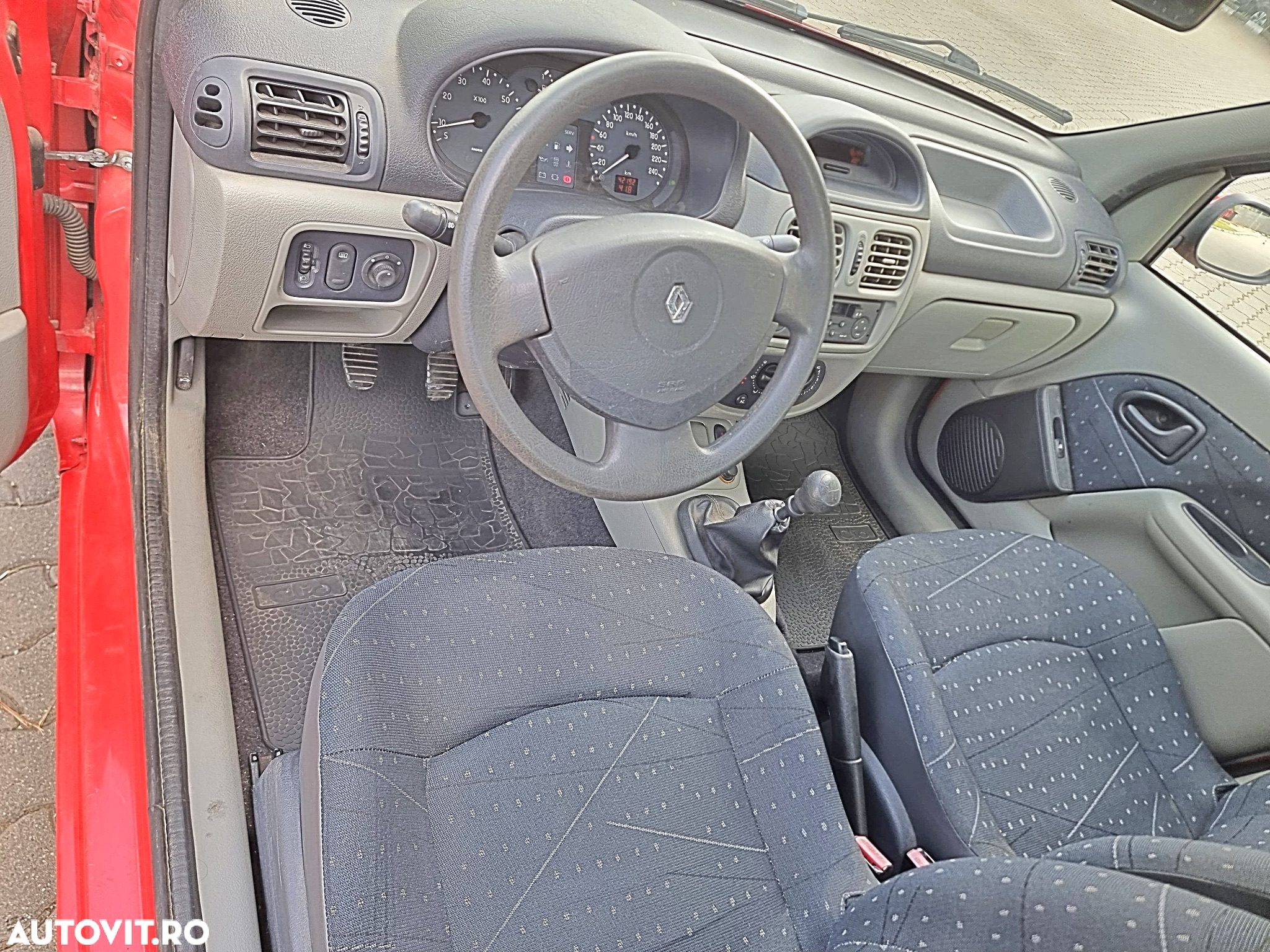 Renault Clio - 7