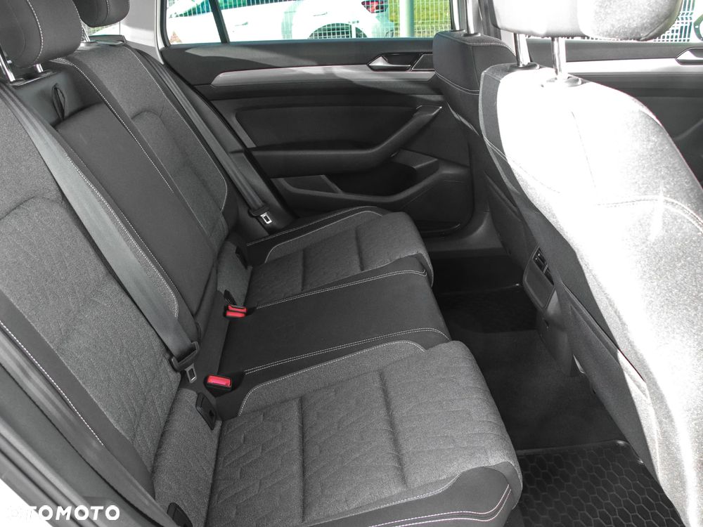 Volkswagen Passat 2.0 TDI EVO Business DSG - 12