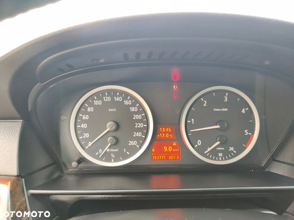 BMW Seria 5 530d - 25
