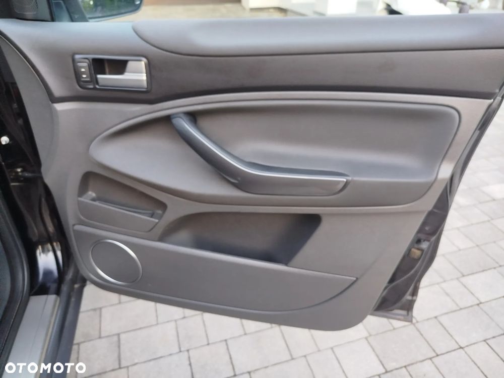 Ford Kuga 2.0 TDCi 4x4 Titanium - 9